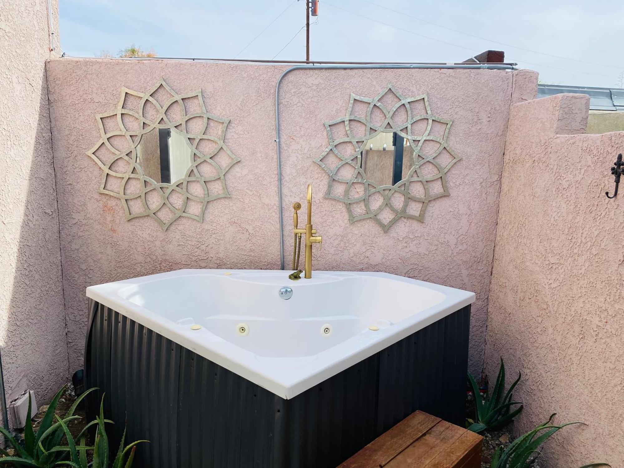 Mi Kasa Hot Springs 420,Adults Only, Clothing Optional Hotel Desert Hot Springs Exterior foto